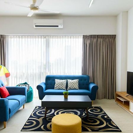 By The Sea Beach Front Apartment Batu Feringgi Luaran gambar