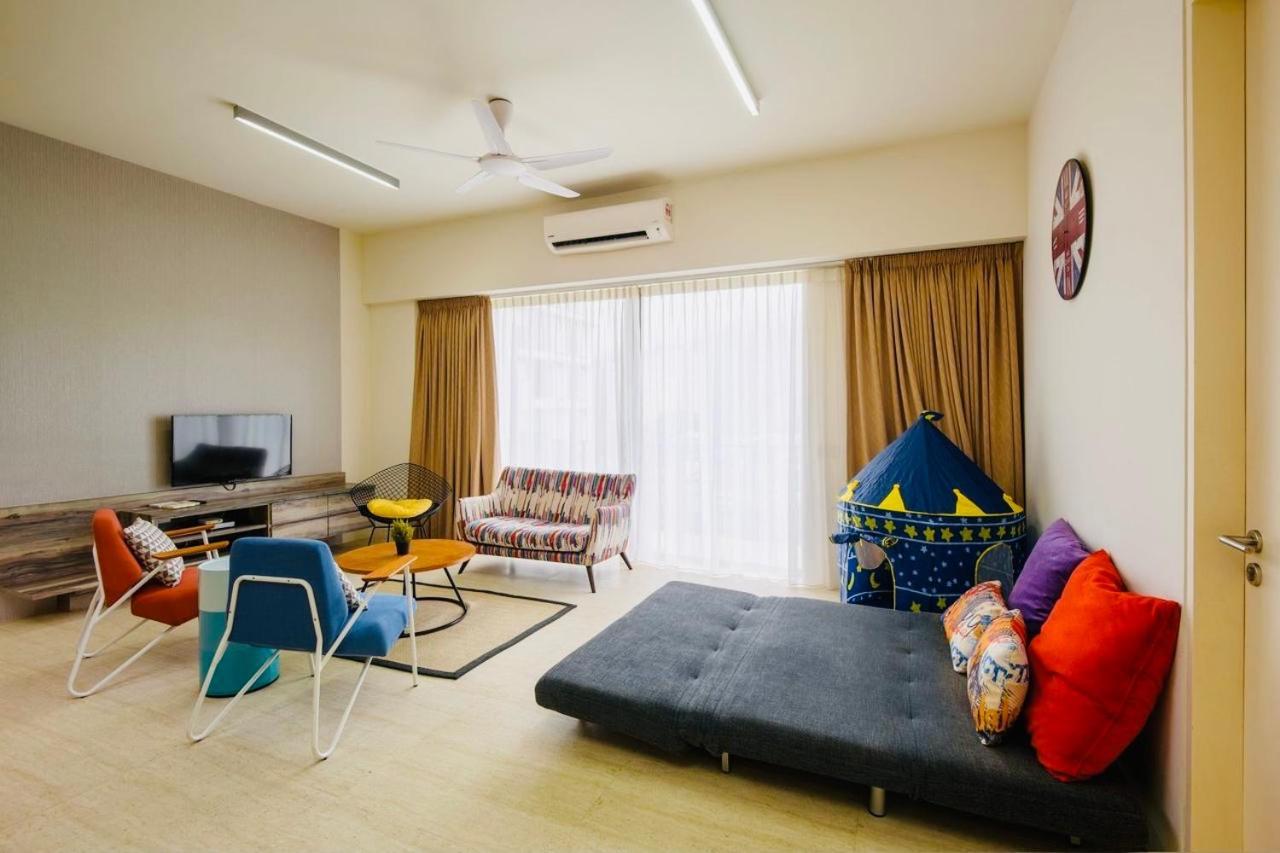By The Sea Beach Front Apartment Batu Feringgi Luaran gambar