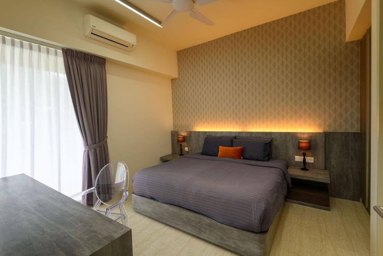 By The Sea Beach Front Apartment Batu Feringgi Luaran gambar