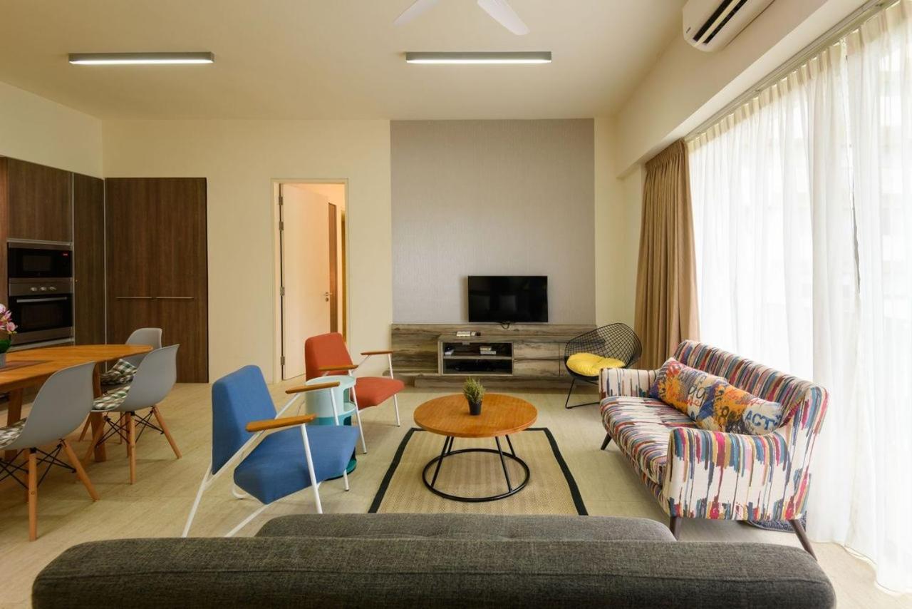 By The Sea Beach Front Apartment Batu Feringgi Luaran gambar