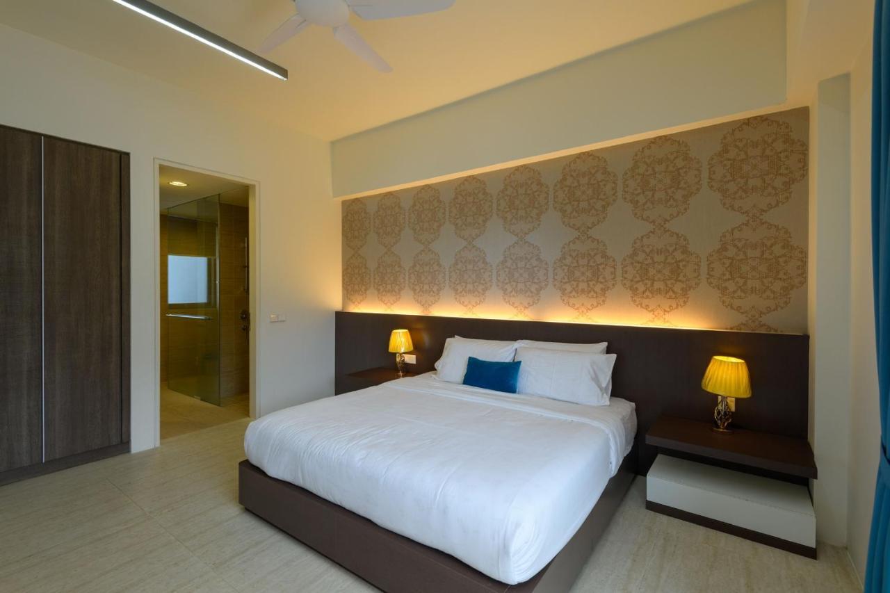 By The Sea Beach Front Apartment Batu Feringgi Luaran gambar