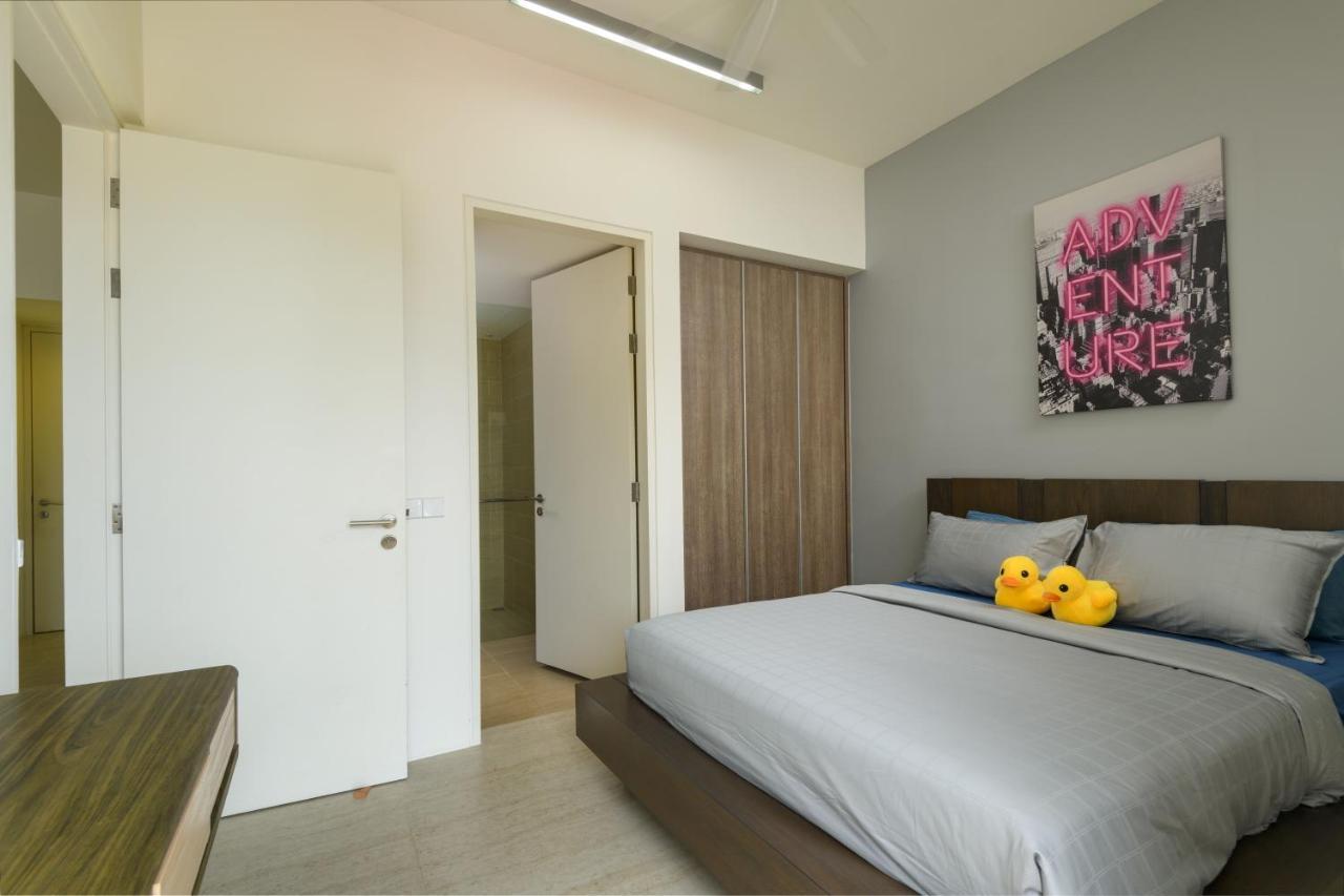 By The Sea Beach Front Apartment Batu Feringgi Luaran gambar