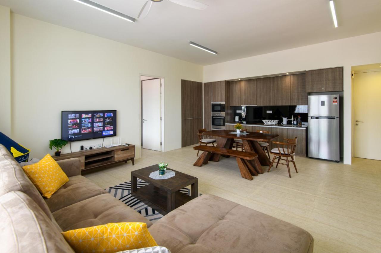 By The Sea Beach Front Apartment Batu Feringgi Luaran gambar