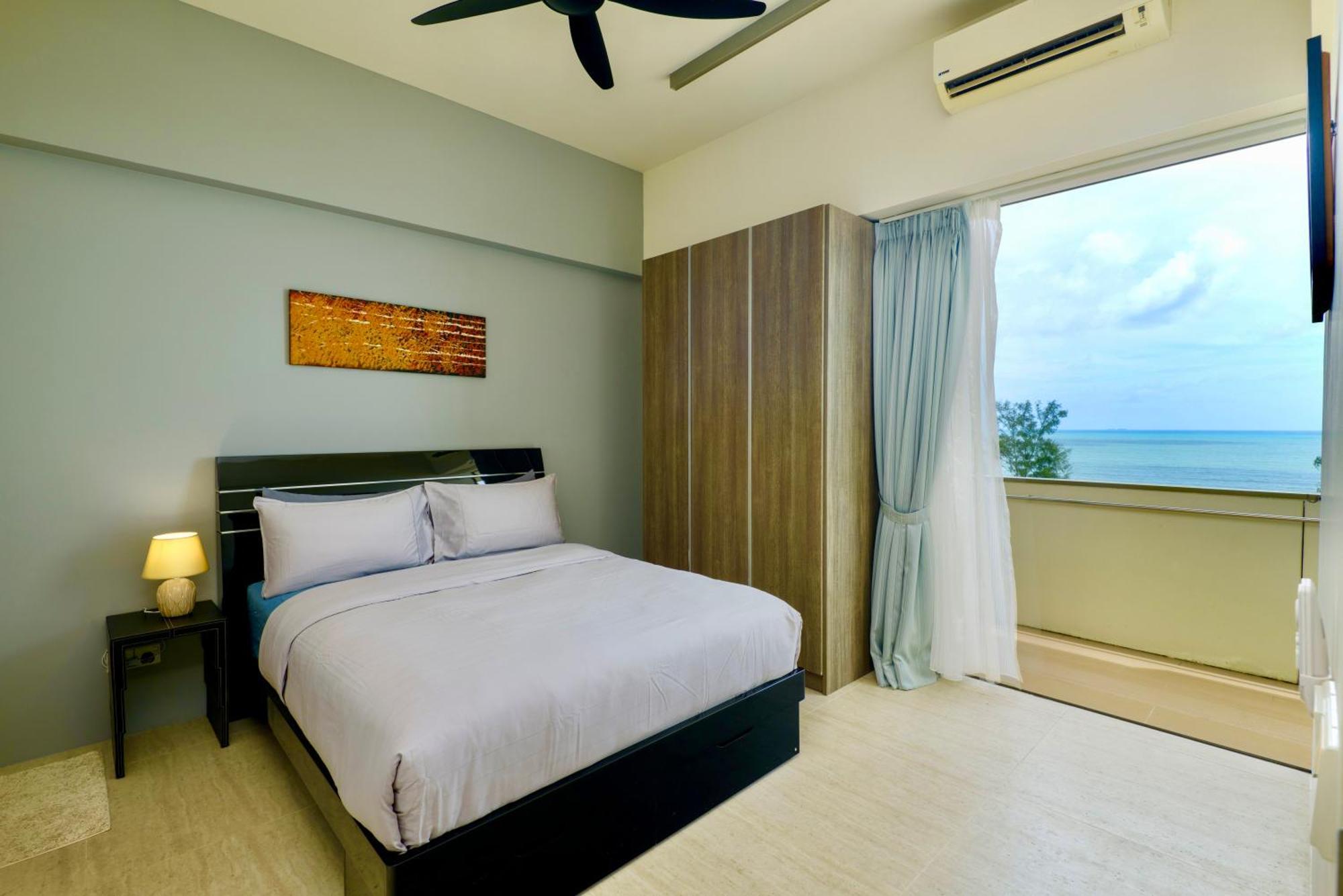 By The Sea Beach Front Apartment Batu Feringgi Luaran gambar
