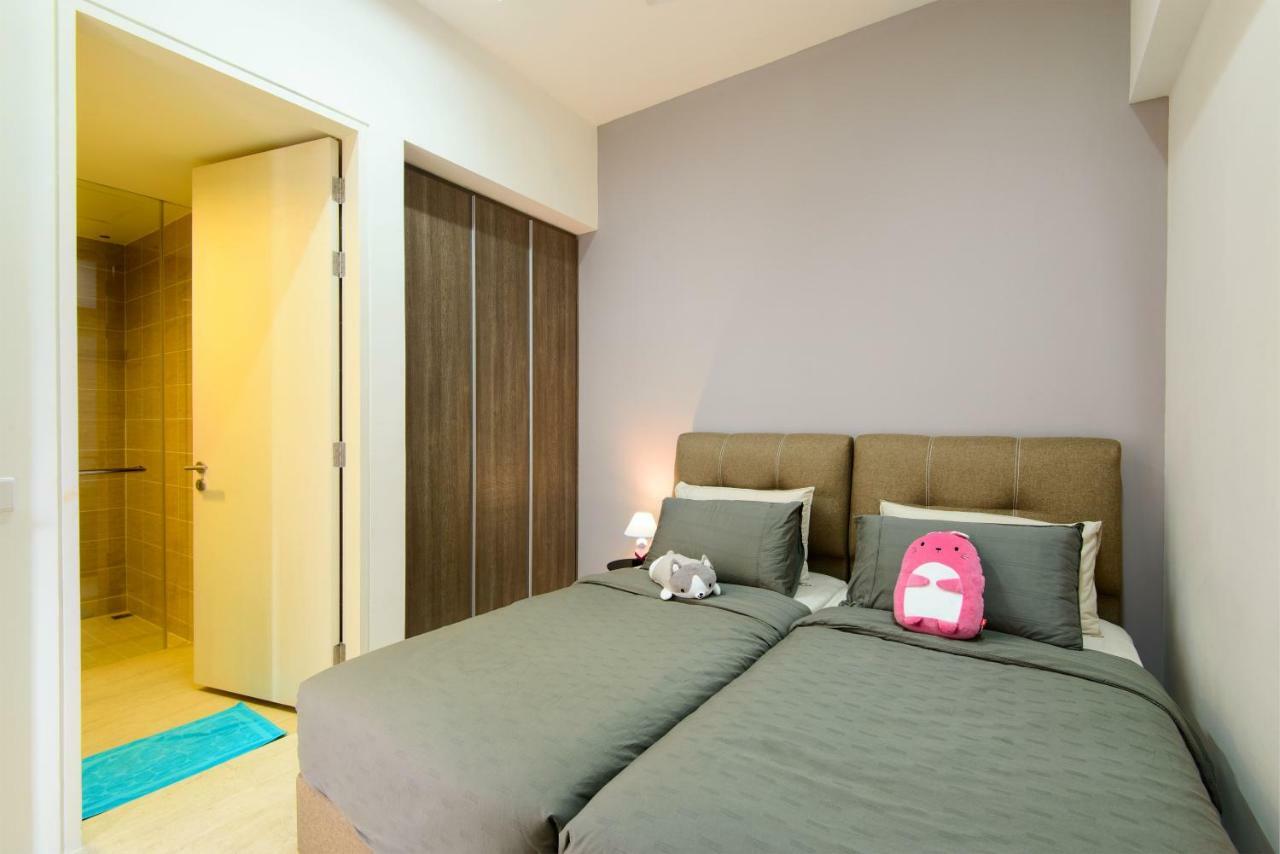 By The Sea Beach Front Apartment Batu Feringgi Luaran gambar