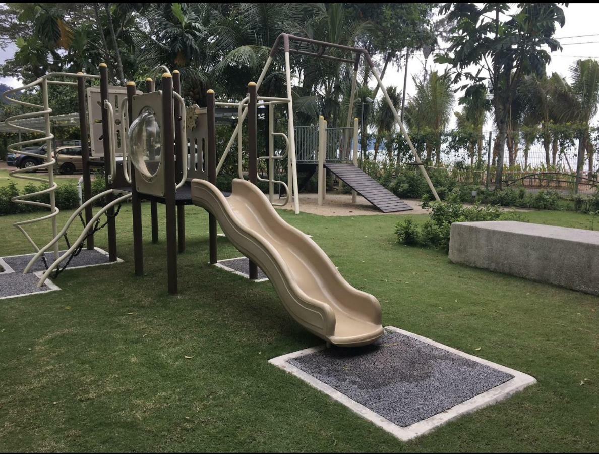 By The Sea Beach Front Apartment Batu Feringgi Luaran gambar