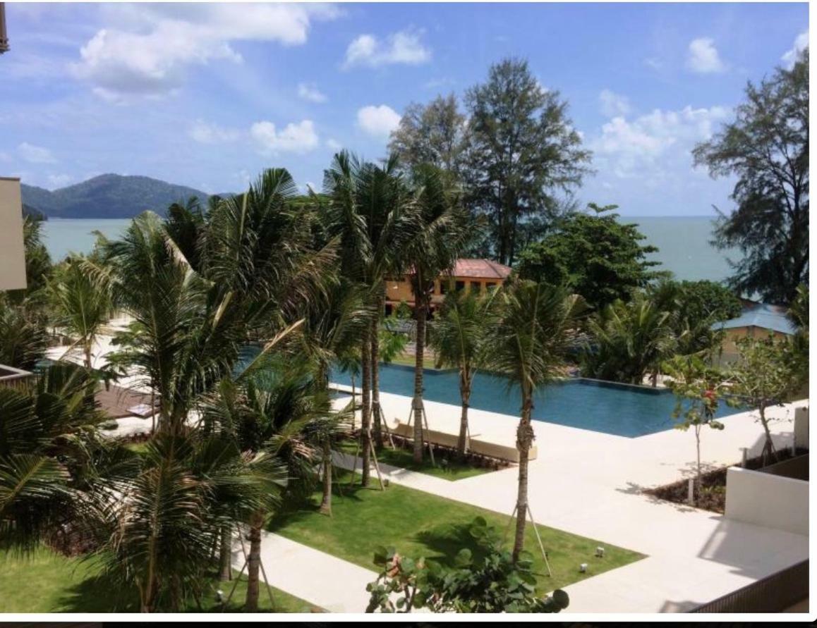 By The Sea Beach Front Apartment Batu Feringgi Luaran gambar
