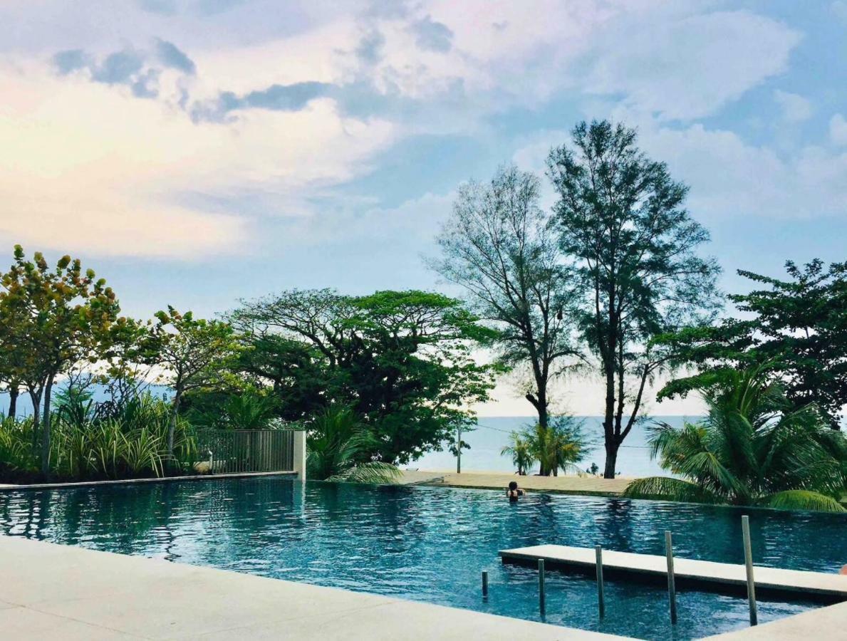 By The Sea Beach Front Apartment Batu Feringgi Luaran gambar