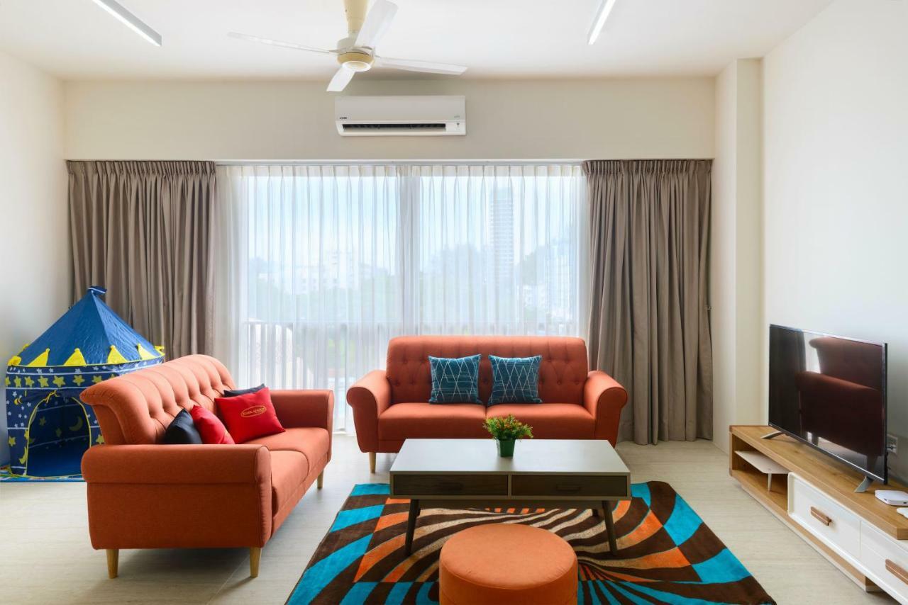 By The Sea Beach Front Apartment Batu Feringgi Luaran gambar