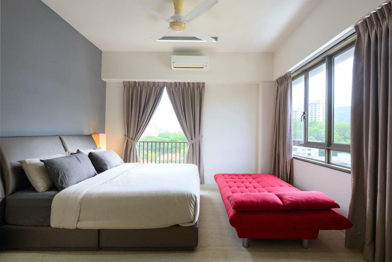 By The Sea Beach Front Apartment Batu Feringgi Luaran gambar