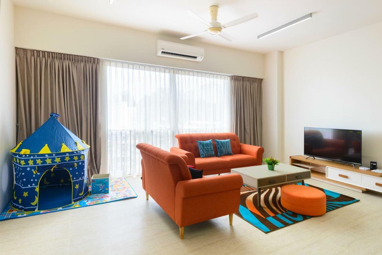By The Sea Beach Front Apartment Batu Feringgi Luaran gambar