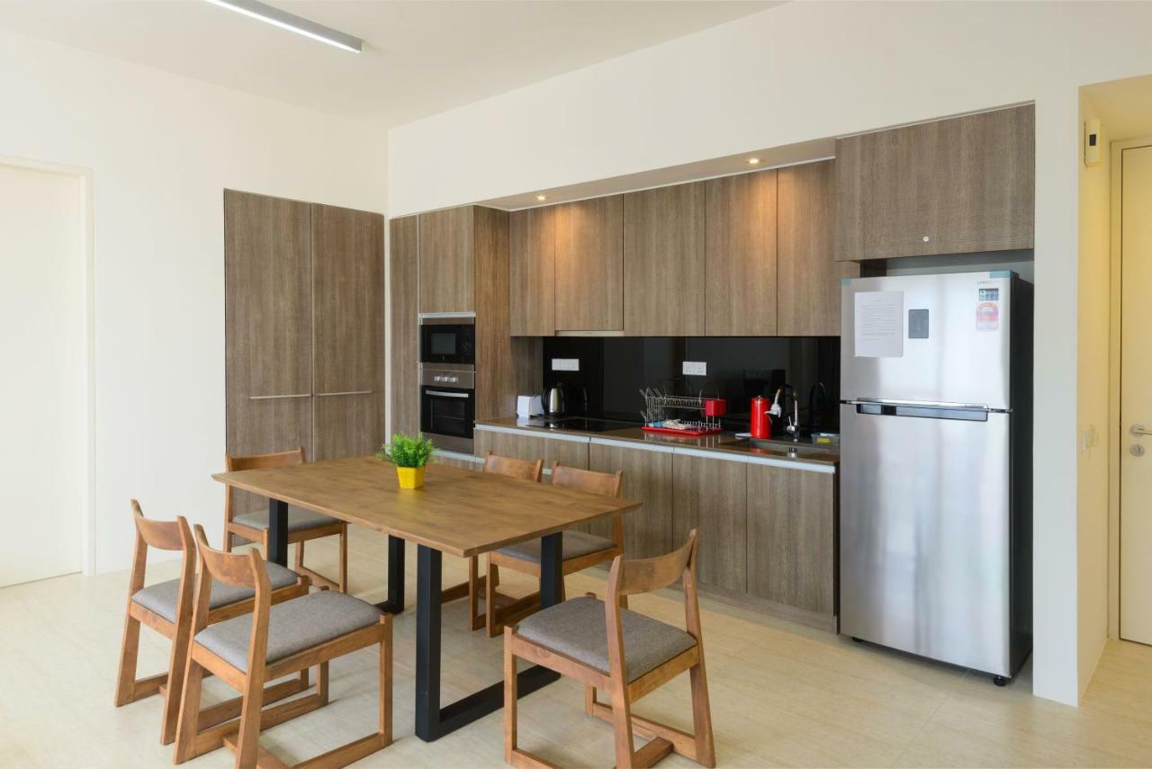 By The Sea Beach Front Apartment Batu Feringgi Luaran gambar