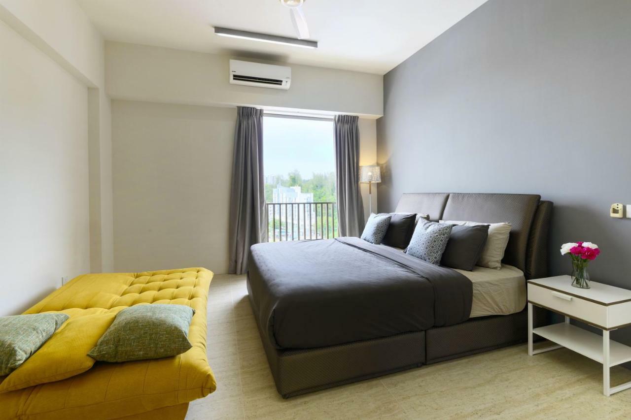 By The Sea Beach Front Apartment Batu Feringgi Luaran gambar